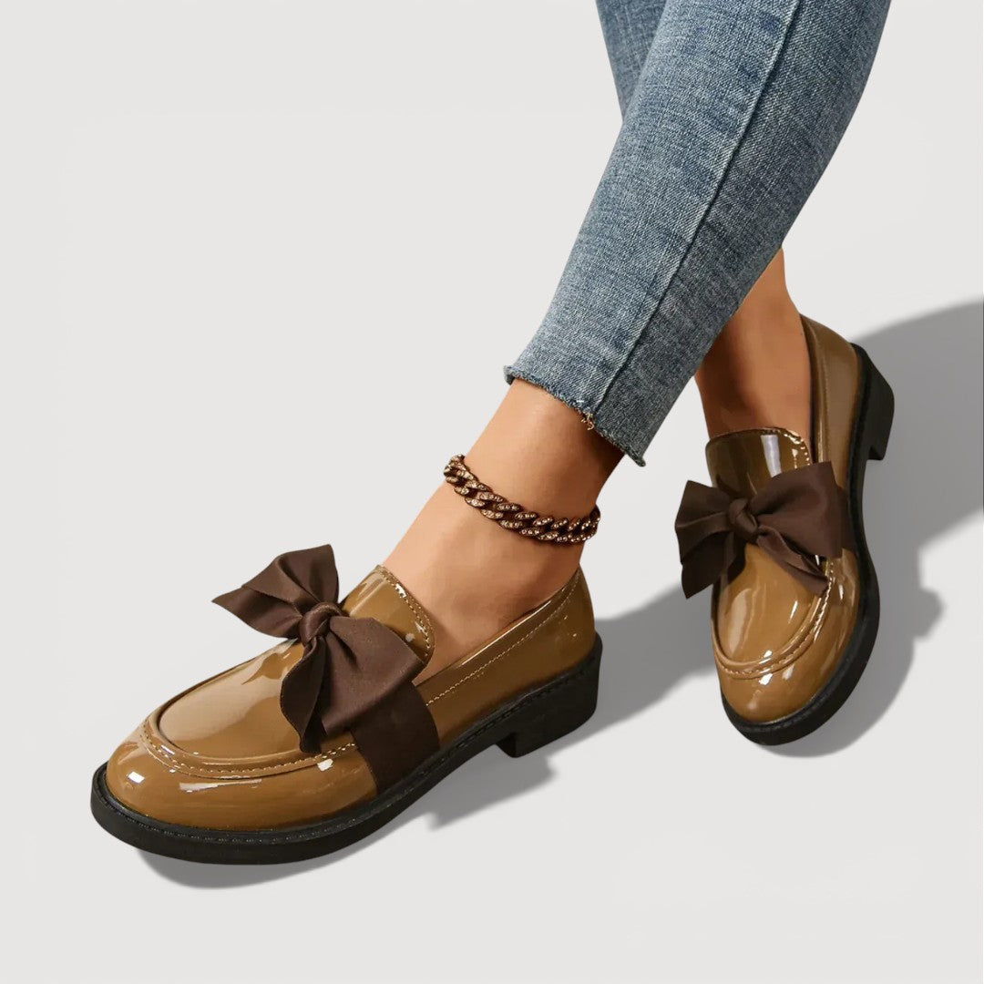 Maeryl – Loafers with a bow