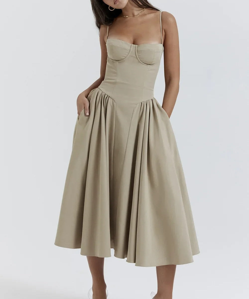 Avélia – Sculpted Flow Dress
