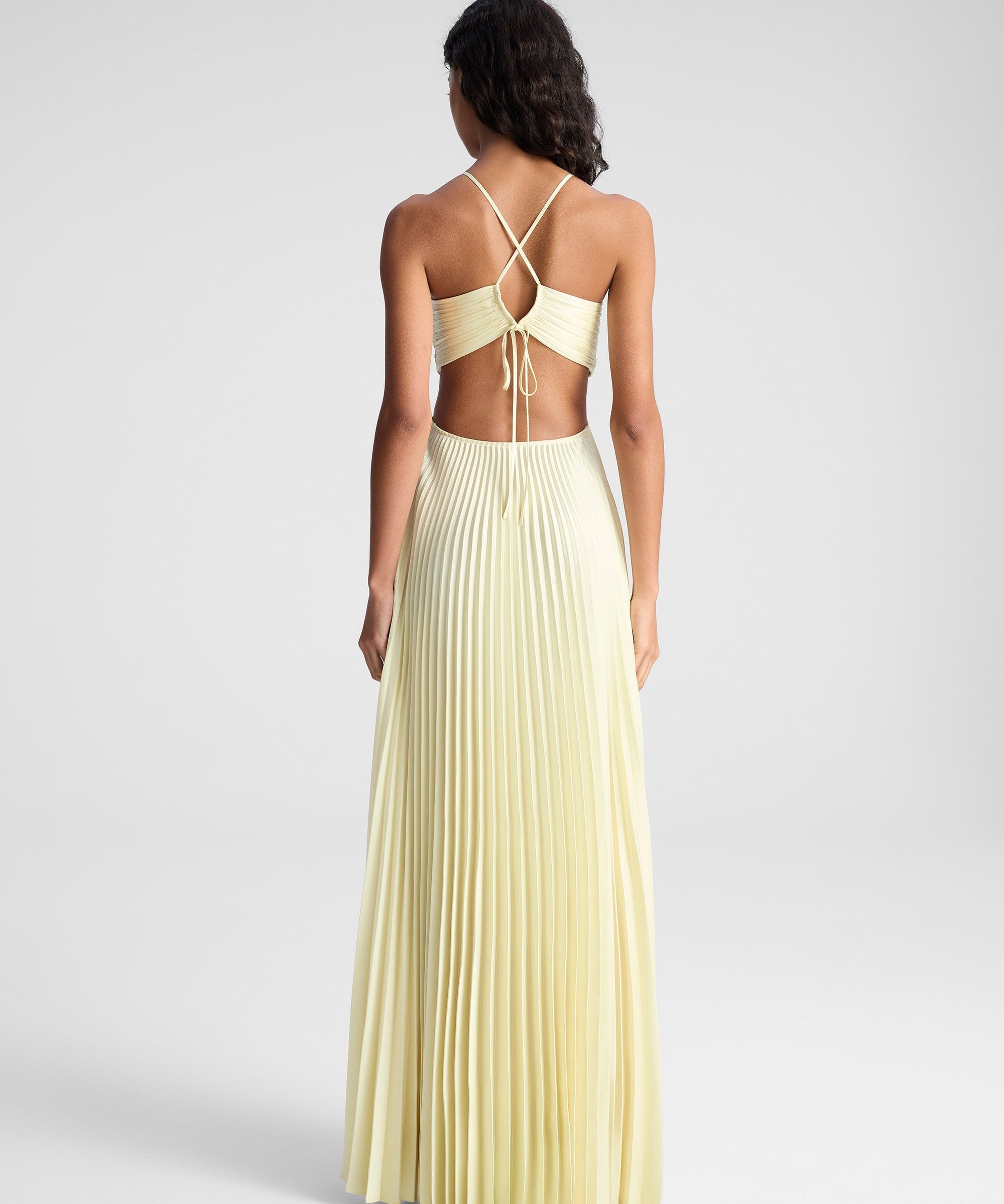 Aelira – Pleated Halo Dress
