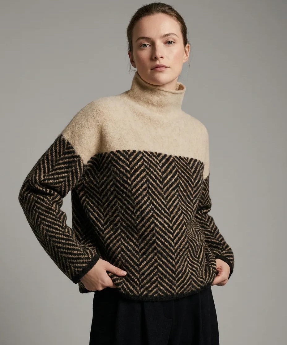Mirel - Pattern Knit Sweater