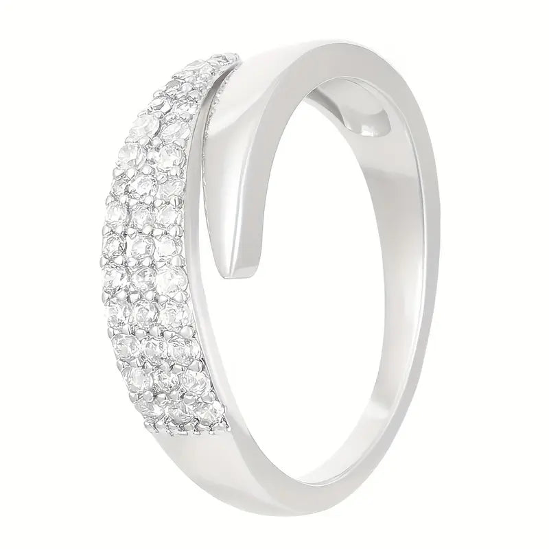 Sofia - Elegant ring with shiny crystals