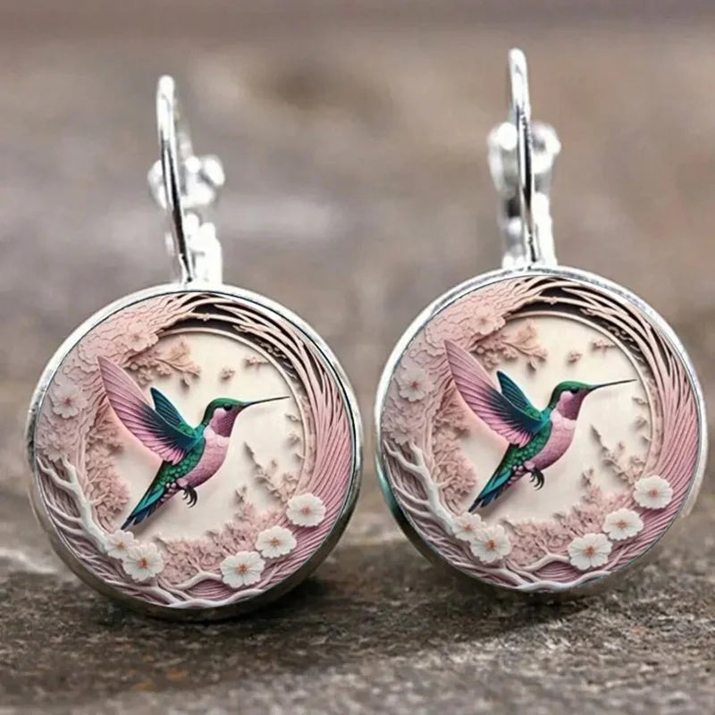 Lunéa - Necklace with a hummingbird pendant under a glass dome