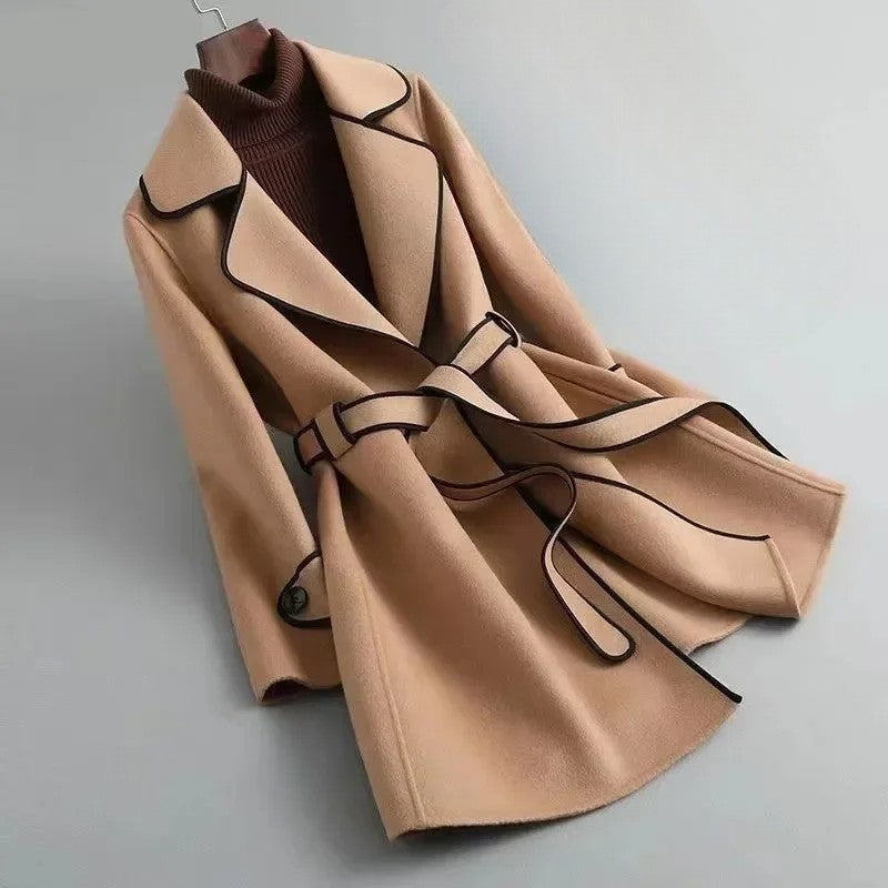 Célora - Contrast Trim Wrap Coat