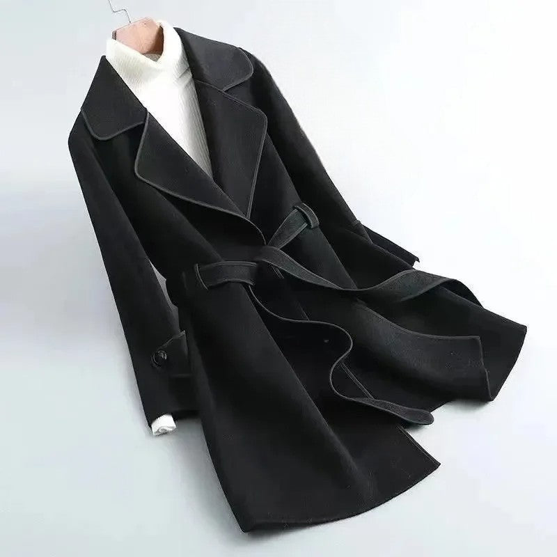 Célora - Contrast Trim Wrap Coat