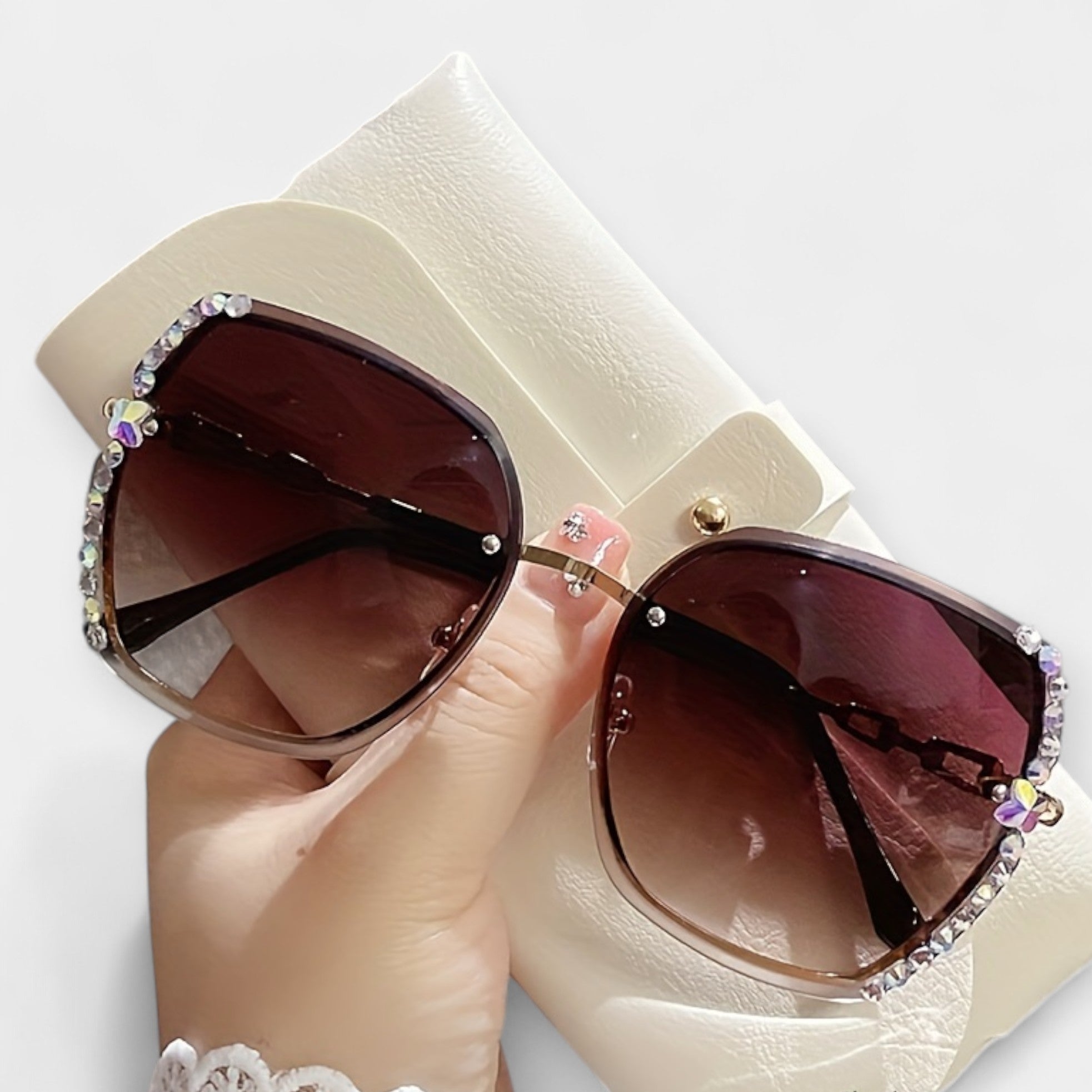Amoré Luxe – Crystal Fade Oversized Sunglasses