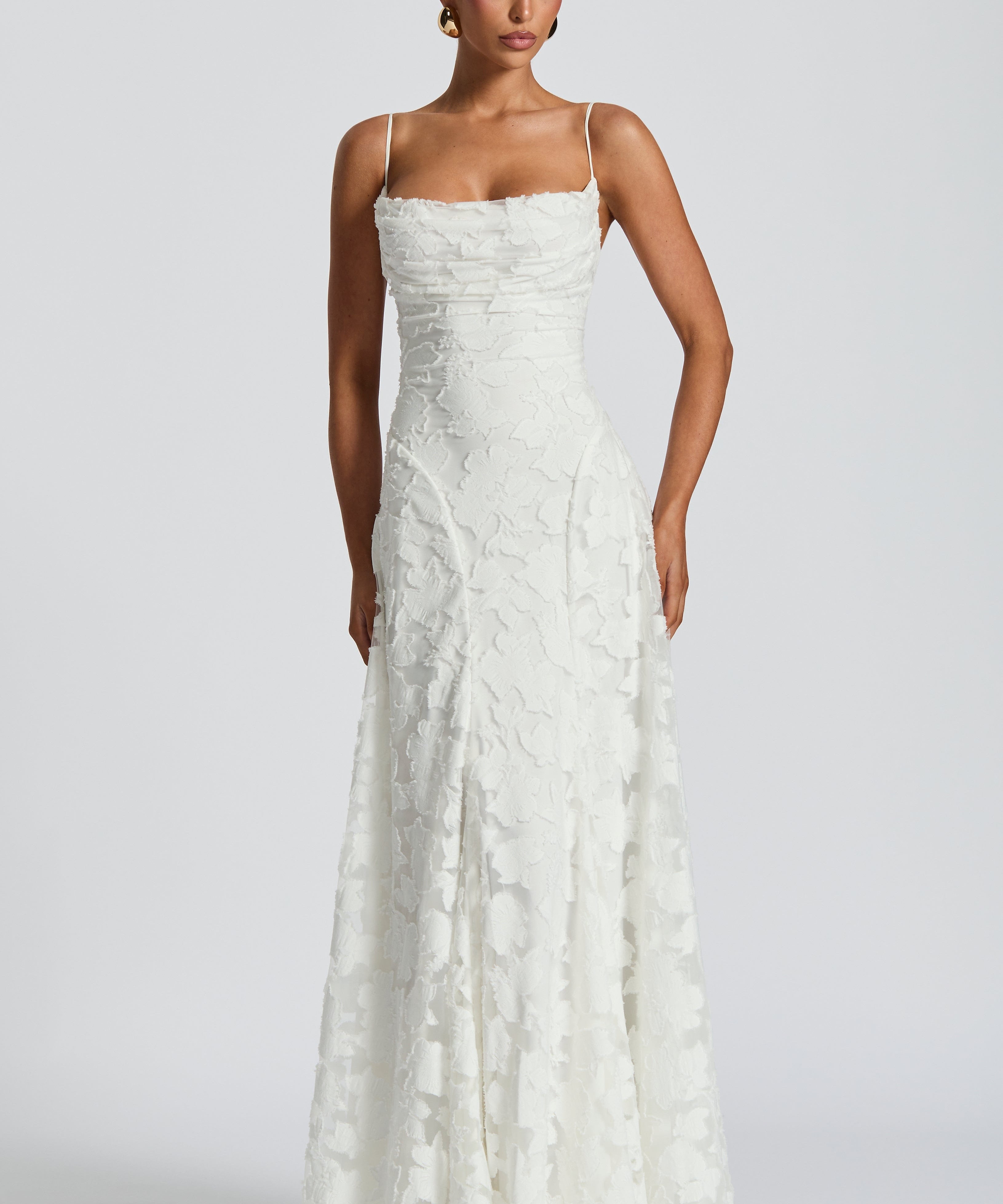 Nysera – Lace Sculpt Gown