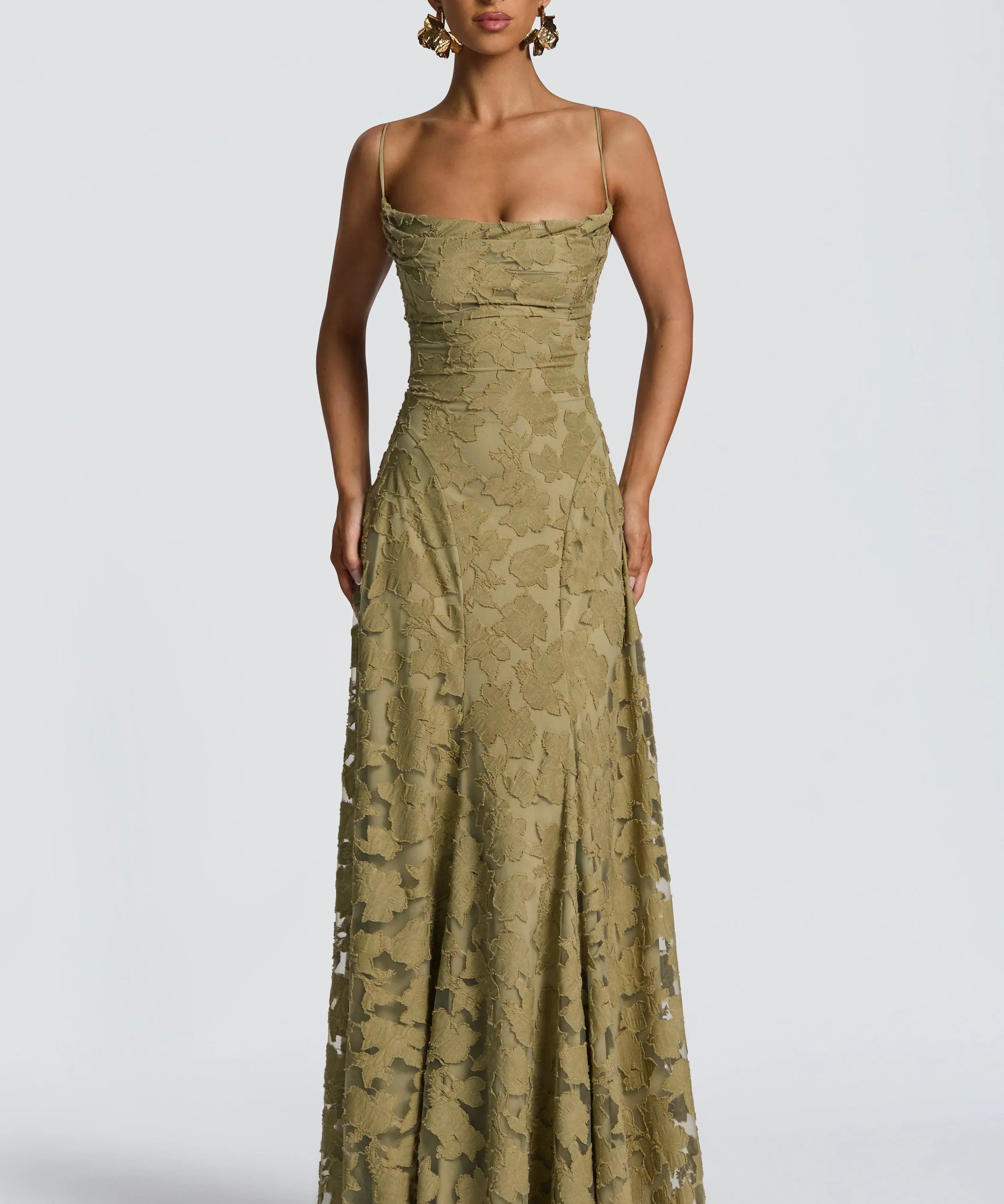 Nysera – Lace Sculpt Gown